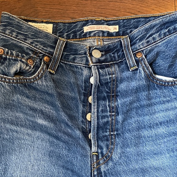 Levi's Women's Size 26 Ribcage Straight Ankle Jeans Long Med Wash High Waist - Picture 3 of 16